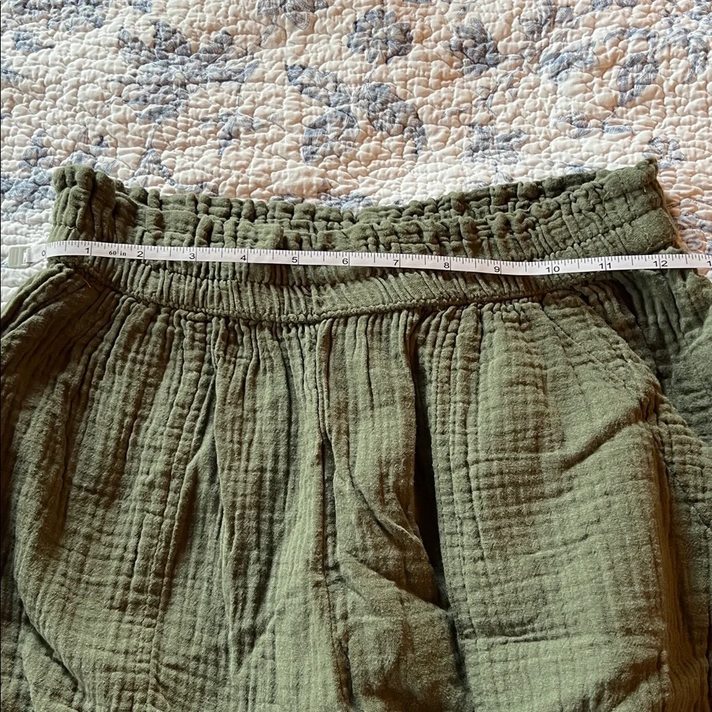 Aerie Olive Green crinkle gauze pants - Picture 4 of 5